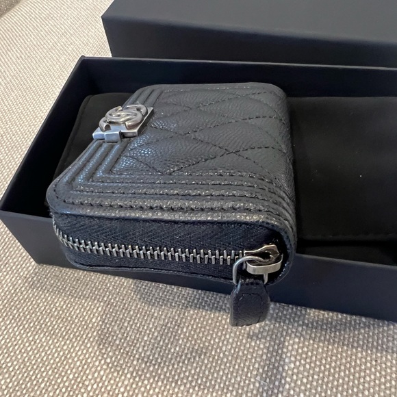 (SOLD) Chanel O-Porte Monnaie cards holder - Picture 5 of 7